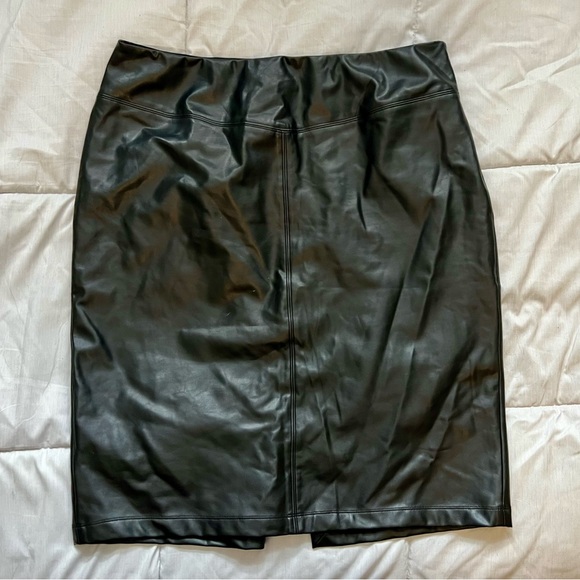 - NWOT Vegan Leather Pencil Skirt XL - Picture 2 of 8